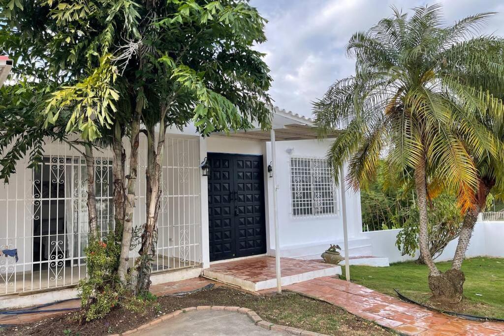 Borinquen Beach House Camaceyes Exterior foto
